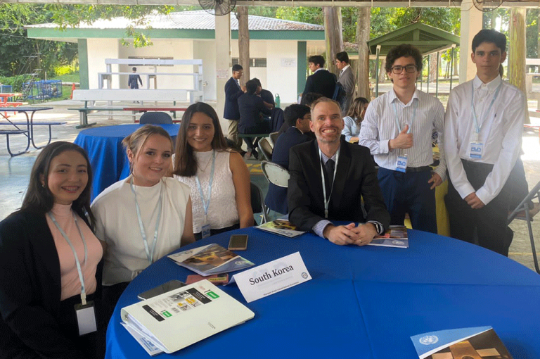 Model UN
